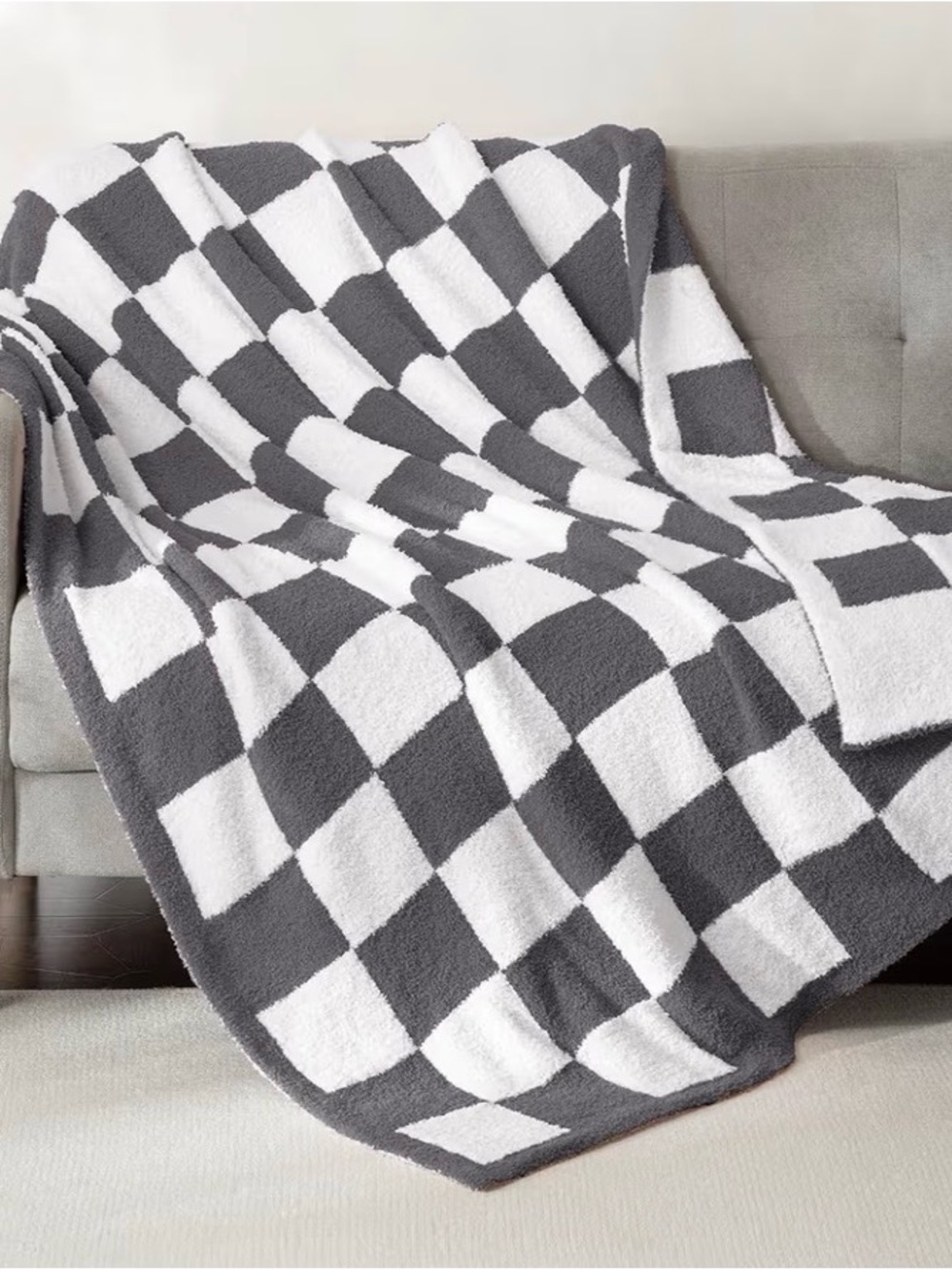 Luxury Checkered Plush Throw Blanket - Gray & White